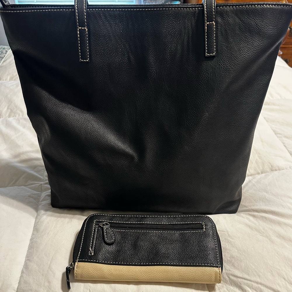 Nine West Black, Cream, and Tan Tote with Matching Wallet. - Picture 4 of 6